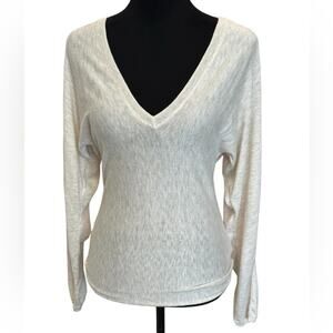 New ~ ABOUND, Nordstrom ~ V-Neck Long Sleeve Size Medium VISCOSE